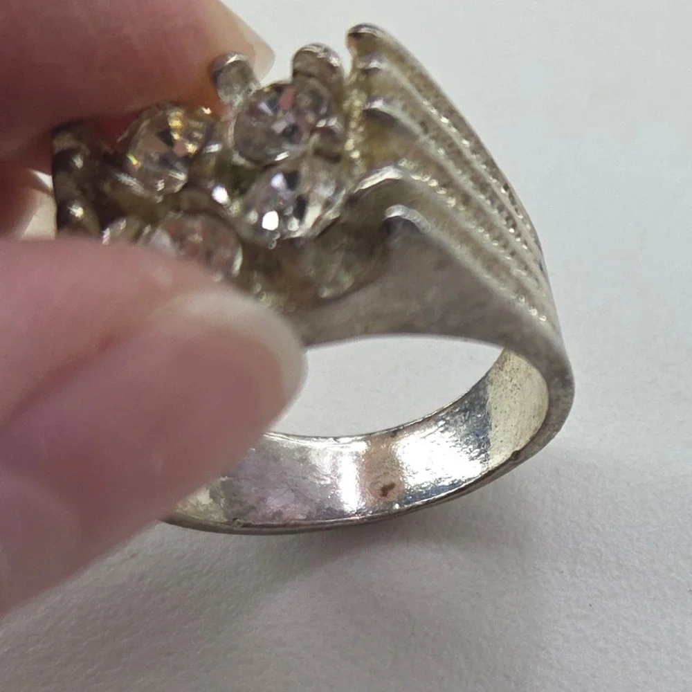 Vintage Mens Silver Tone Textured Statement Ring Size 11 Cubic‎ Zirconia Cluster